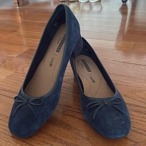 Clark’s Collection Blue Pumps 8.5